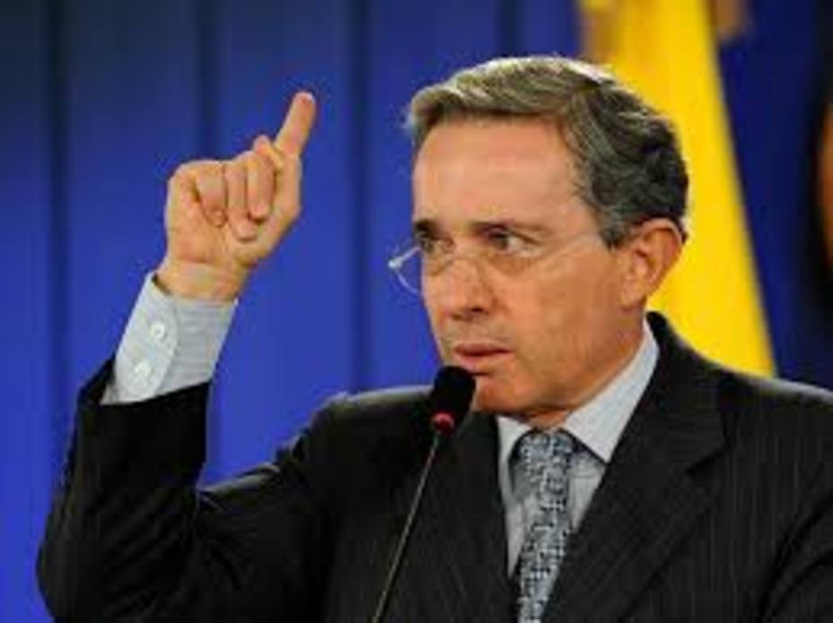 Uribe: En Venezuela tratan imponer Constituyente con amigos de la tiranía