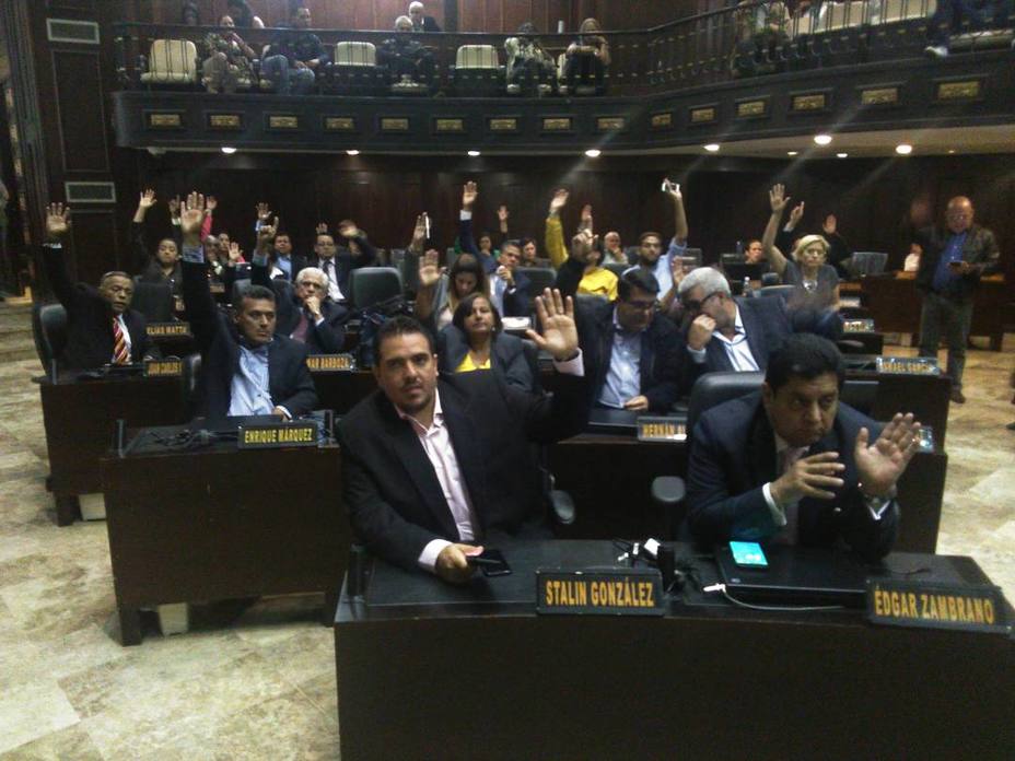 parlamento-rechazo-juramentacion-gobernadores-ante-anc_209131.jpg