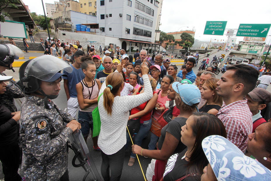 protestas-por-falta-alimentos-siguen-maduro-culpa-borges_217230.jpg