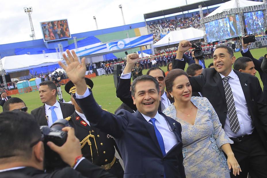 juan-orlando-hernandez-juramento-para-segundo-mandato-honduras_220614.jpg