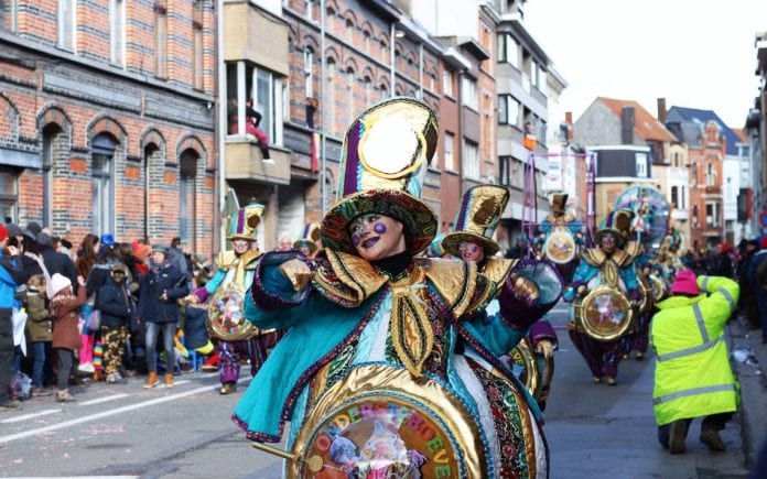 Polémica por elementos antisemitas en un carnaval en Bélgica