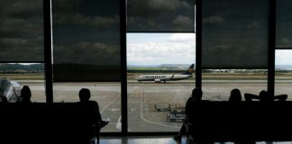 España prorrogó Aeropuerto de Madrid-Barajas venezolanos varados en España