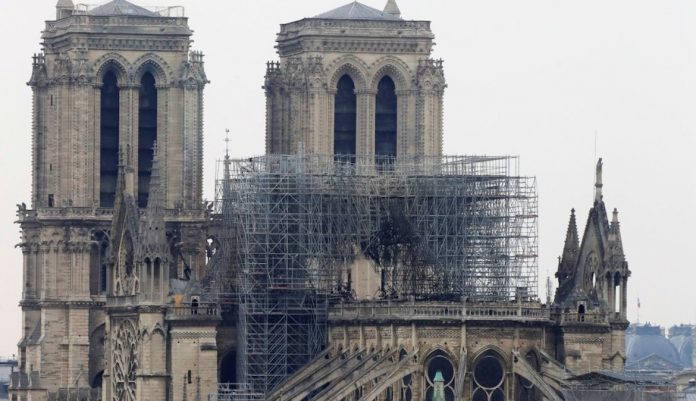 Notre Dame reconstrucción
