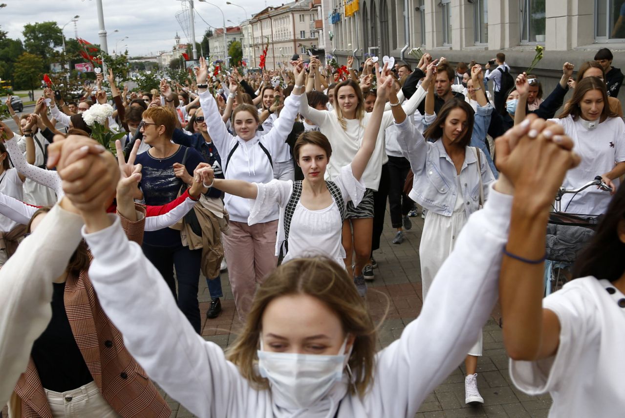 Cadenas humanas y mítines en la quinta jornada de protestas en Bielorrusia