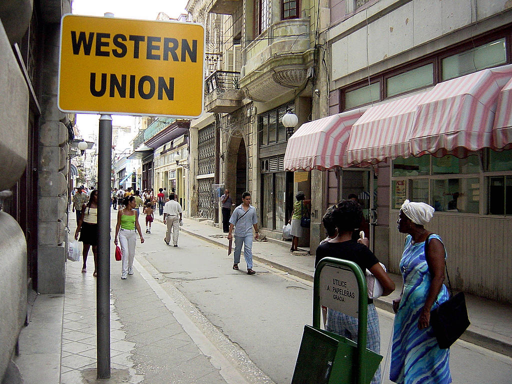 Western Union cerrará oficinas en Cuba tras nuevas sanciones de Estados Unidos