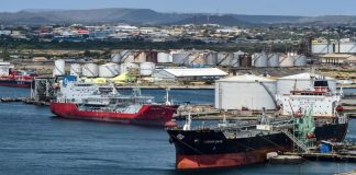 Una flota de18 tanqueros navega hacia Venezuela para cargar petróleo