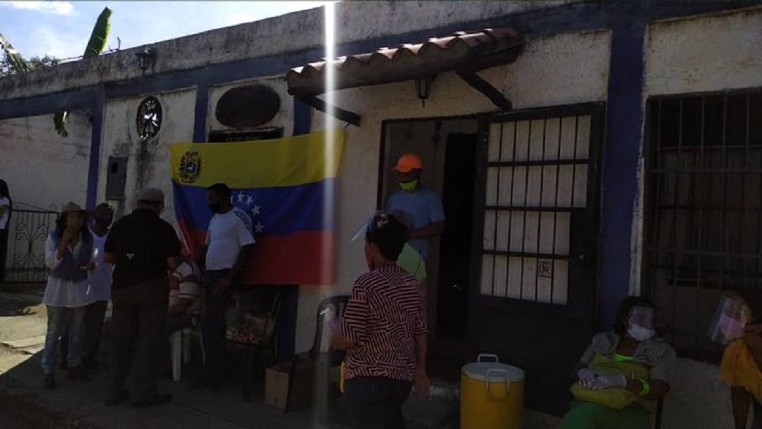 Trasladaron punto de votación a una casa por amenazas de la policía