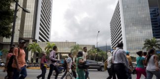Más de 50% de los venezolanos valora negativamente el servicio de electricidad