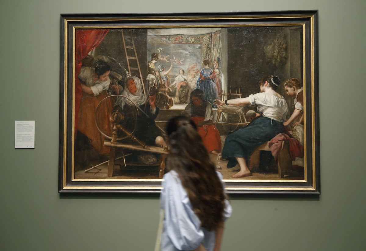 Las Hilanderas, por primera vez en el Prado tal como lo pintó Velázquez