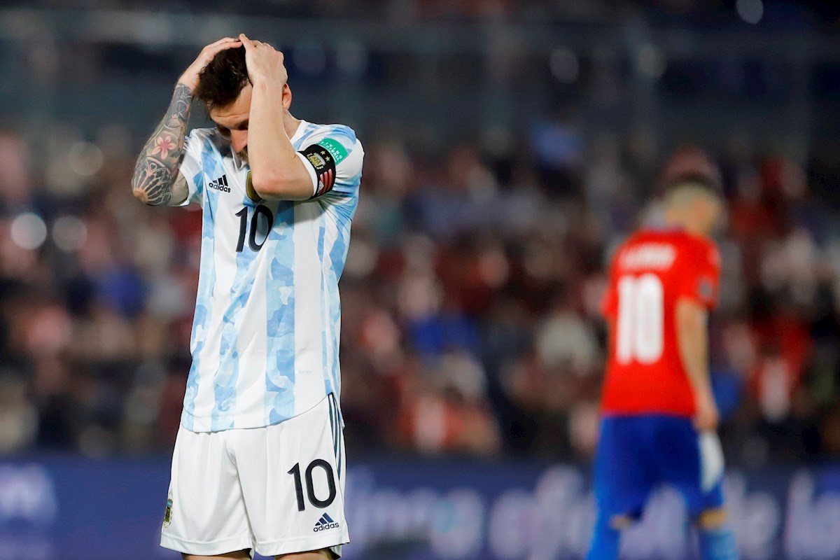 Paraguay neutraliza a Messi y a Argentina en Asunción