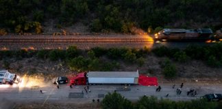 camión migrantes texas