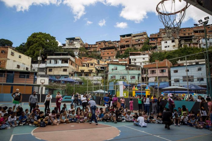 Venezolanos celebran el Día Mundial de la Arepa, su alimento insigne