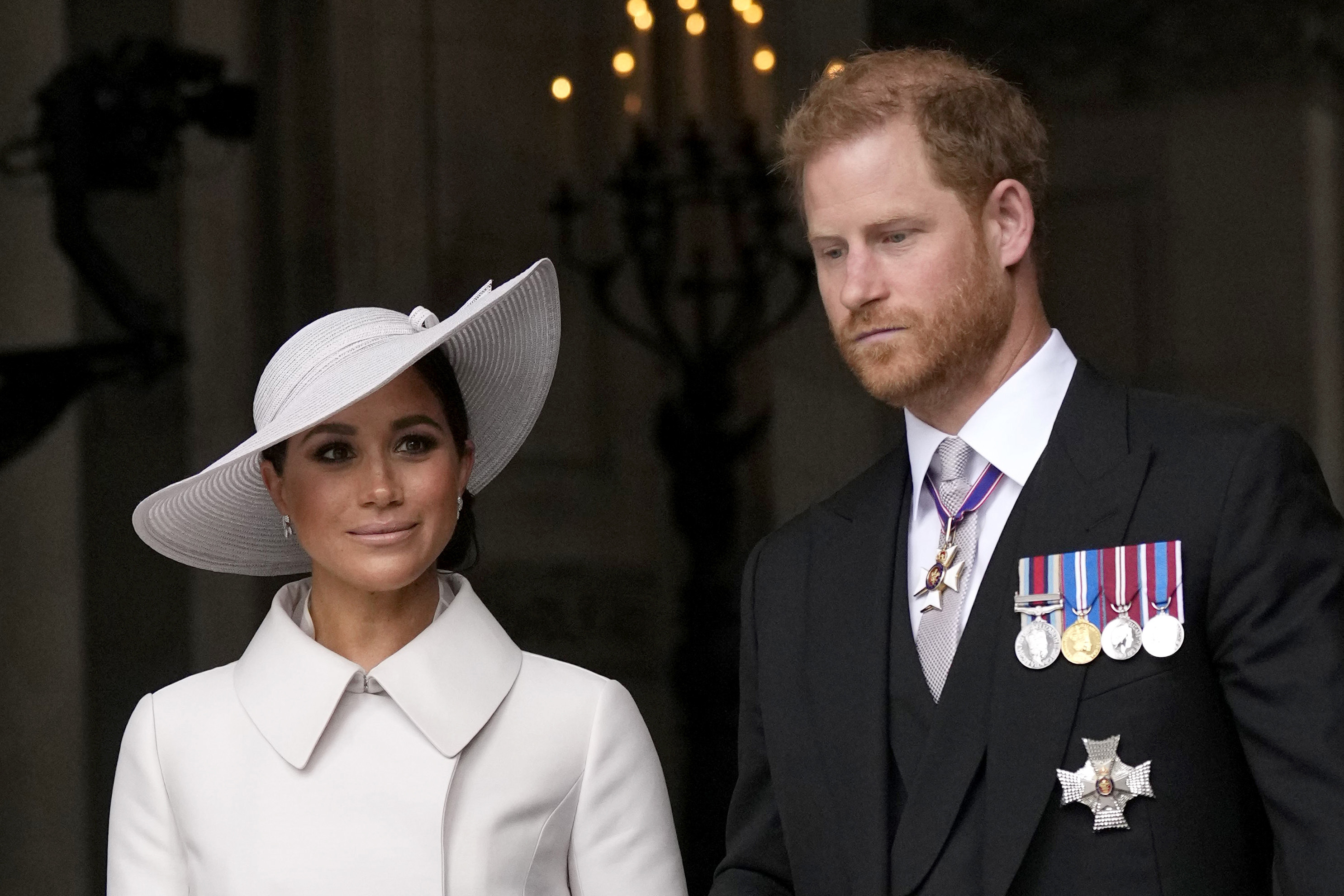 Meghan Markle y Harry tachan de «golpe de comunicación» la disculpa del diario The Sun