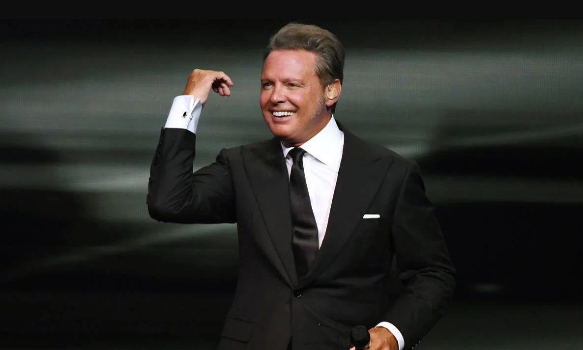 ¿Heredó el talento de su padre? Sorprenden al hijo de Luis Miguel cantando