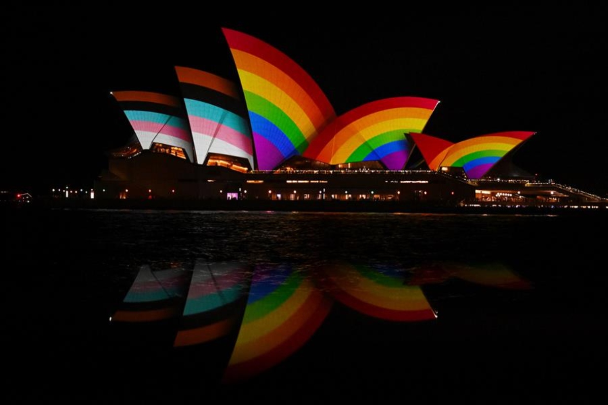 Sidney-acogio-la-feria-LGTBI (1)