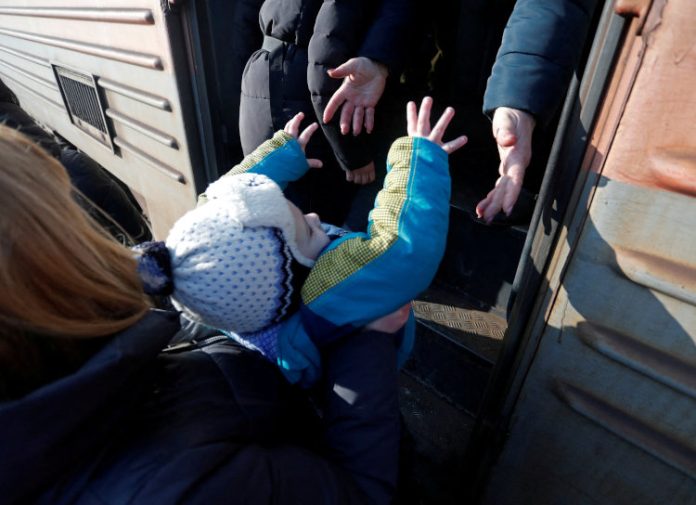 Los refugiados ucranianos en el resto de Europa superan los 8 millones