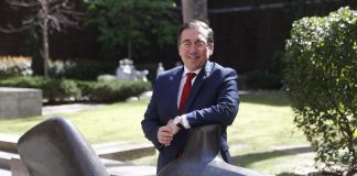 Ministro de Exteriores de España insiste en la defensa del español