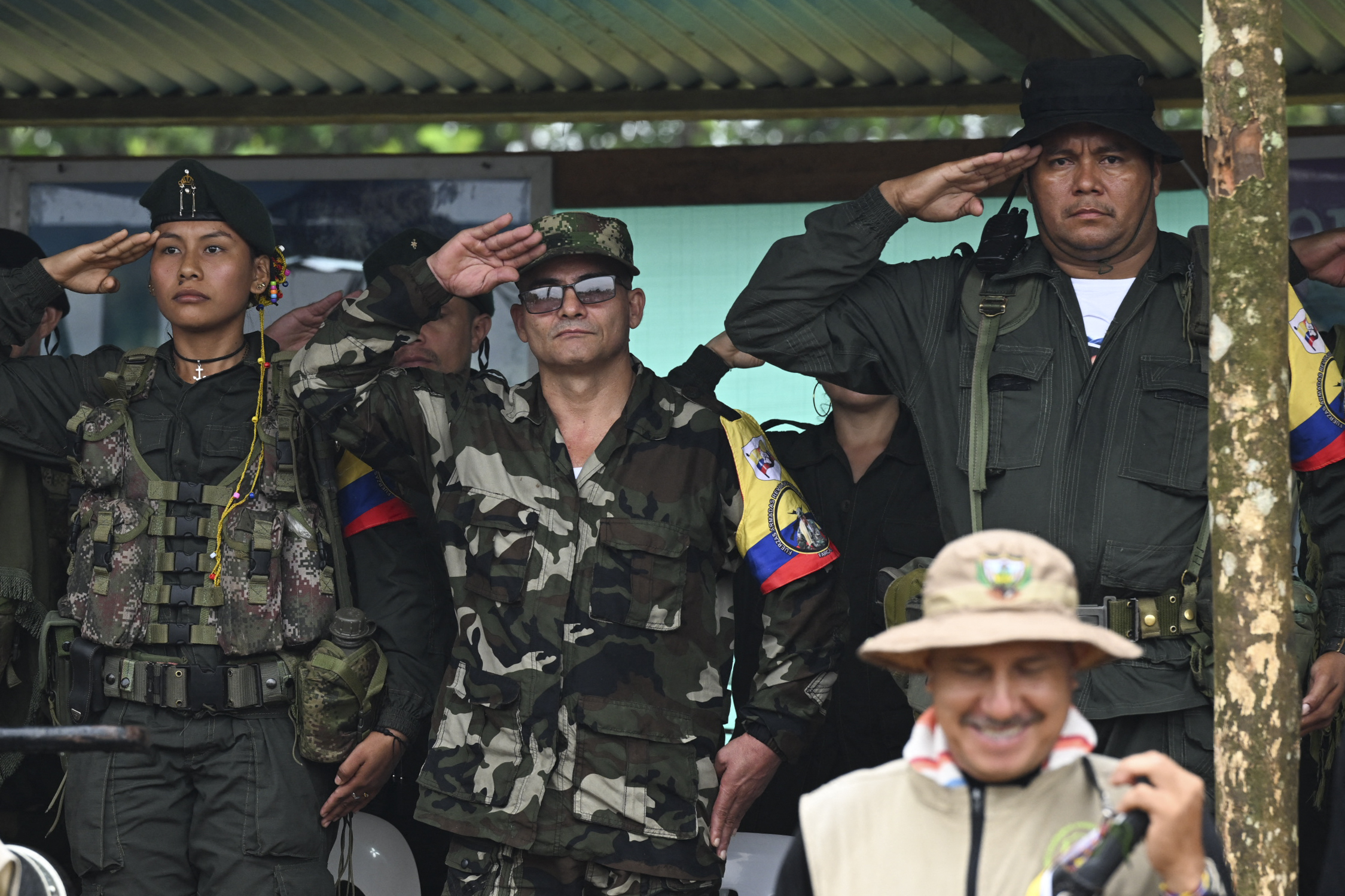 Gobierno colombiano y disidencias de las FARC acuerdan instalar una mesa de diálogo aún sin fecha