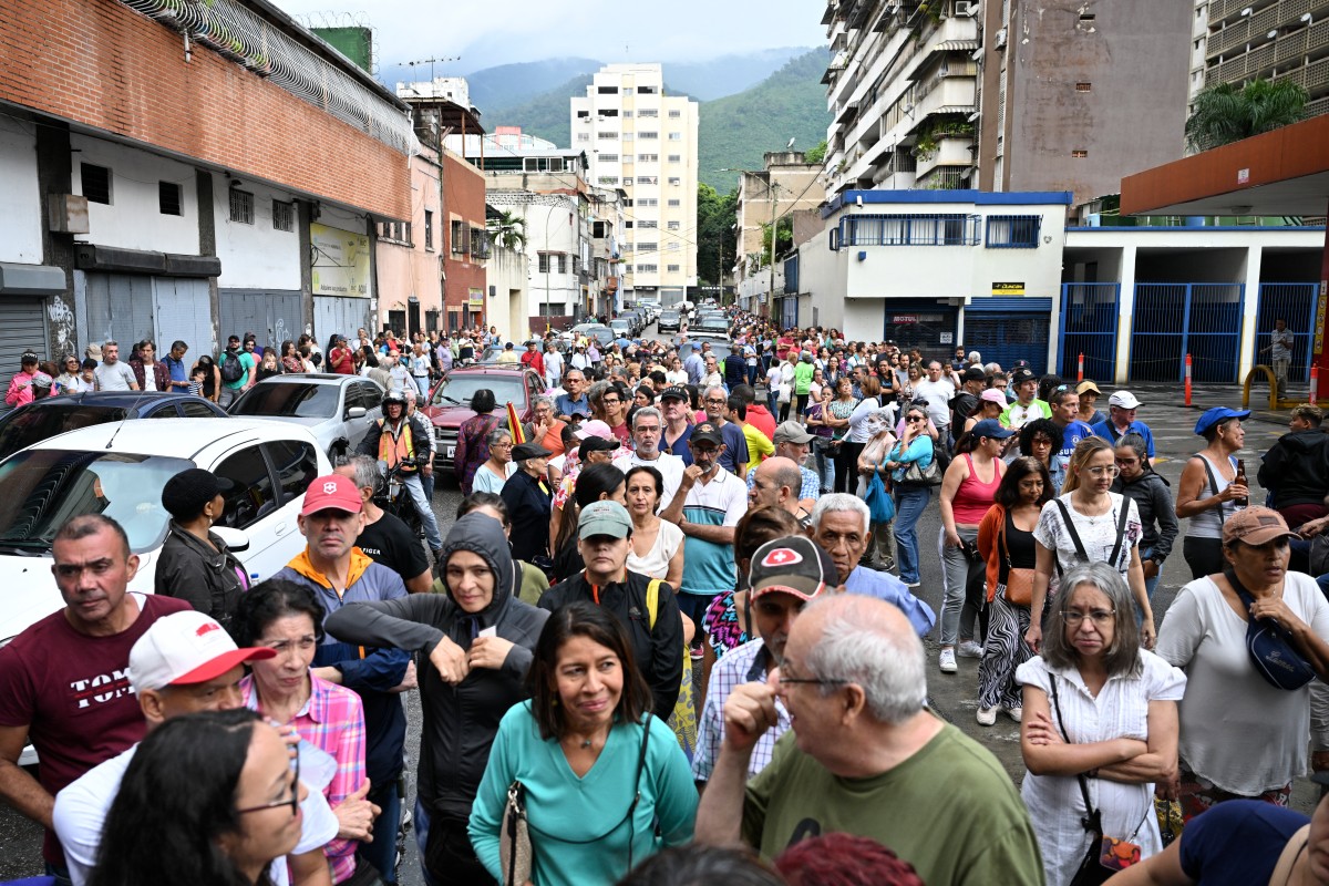 En bastión chavista, voluntarios prestaron sus casas para la primaria