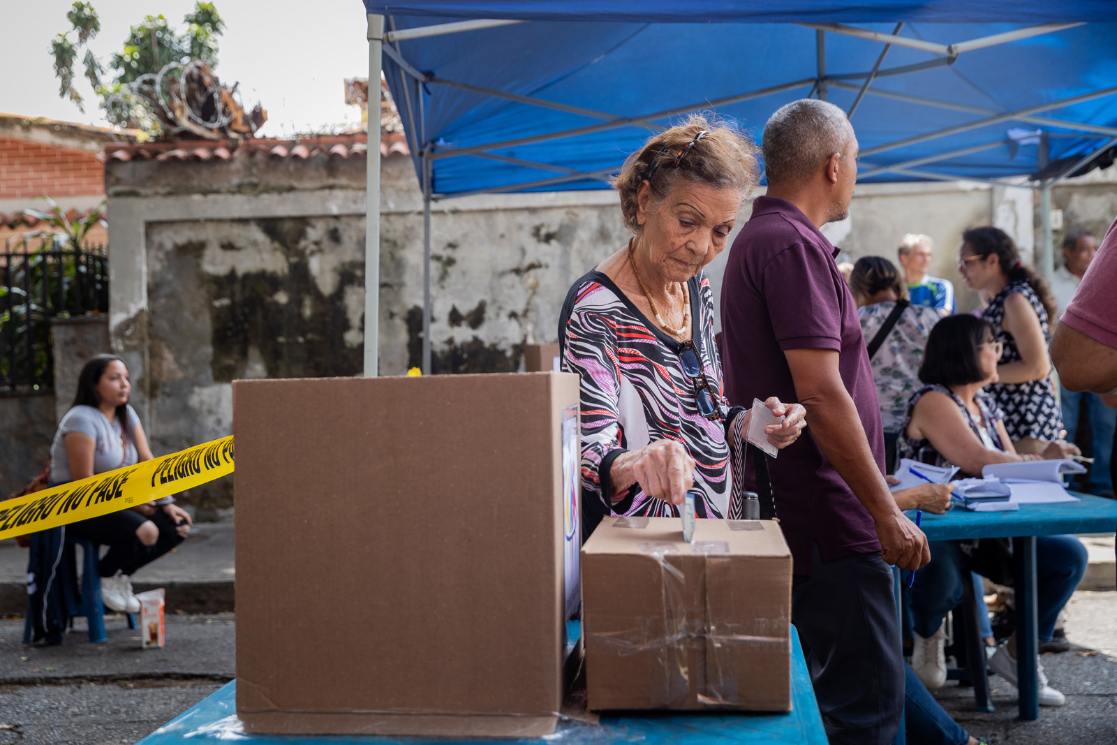 Miles de venezolanos votan esperanzados en un cambio de presidente en 2024