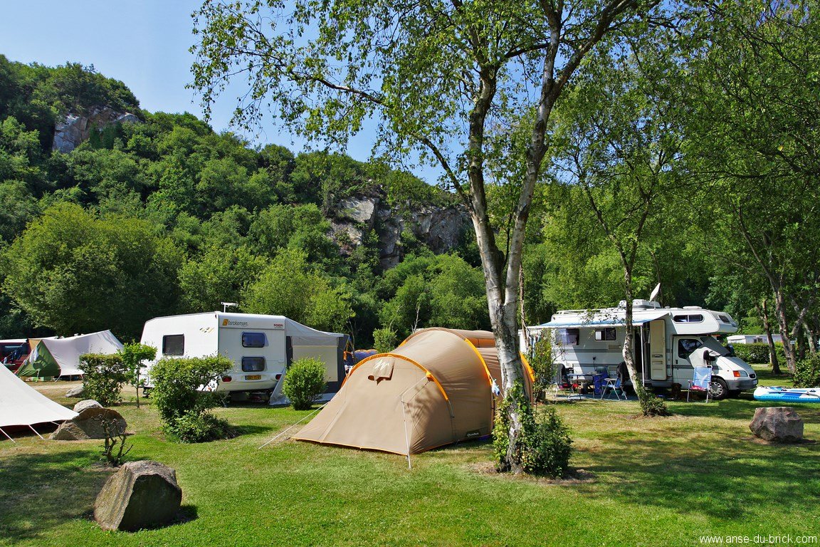 Vivir en campings y en habitaciones: las nuevas salidas a alquileres de récord en España