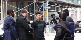 Detuvieron a la madre de adolescente venezolano que disparó en Times Square
