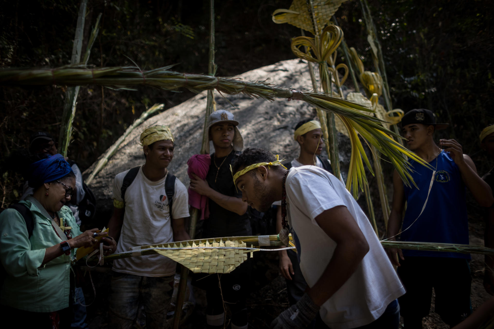 Cientos de palmeros mantienen viva una antigua tradición religiosa de Caracas