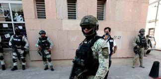 Ocho muertos en ataque armado en el centro de México