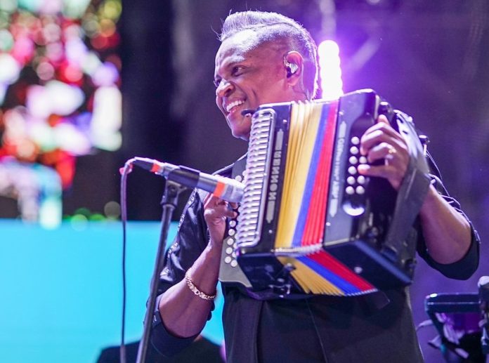 Hay luto en el vallenato este martes 21 de mayo, luego de que sobre las 8:00 pm se conoció la muerte del reconocido compositor y cantante de vallenato Omar Geles, en la Clínica Erasmo de Valledupar