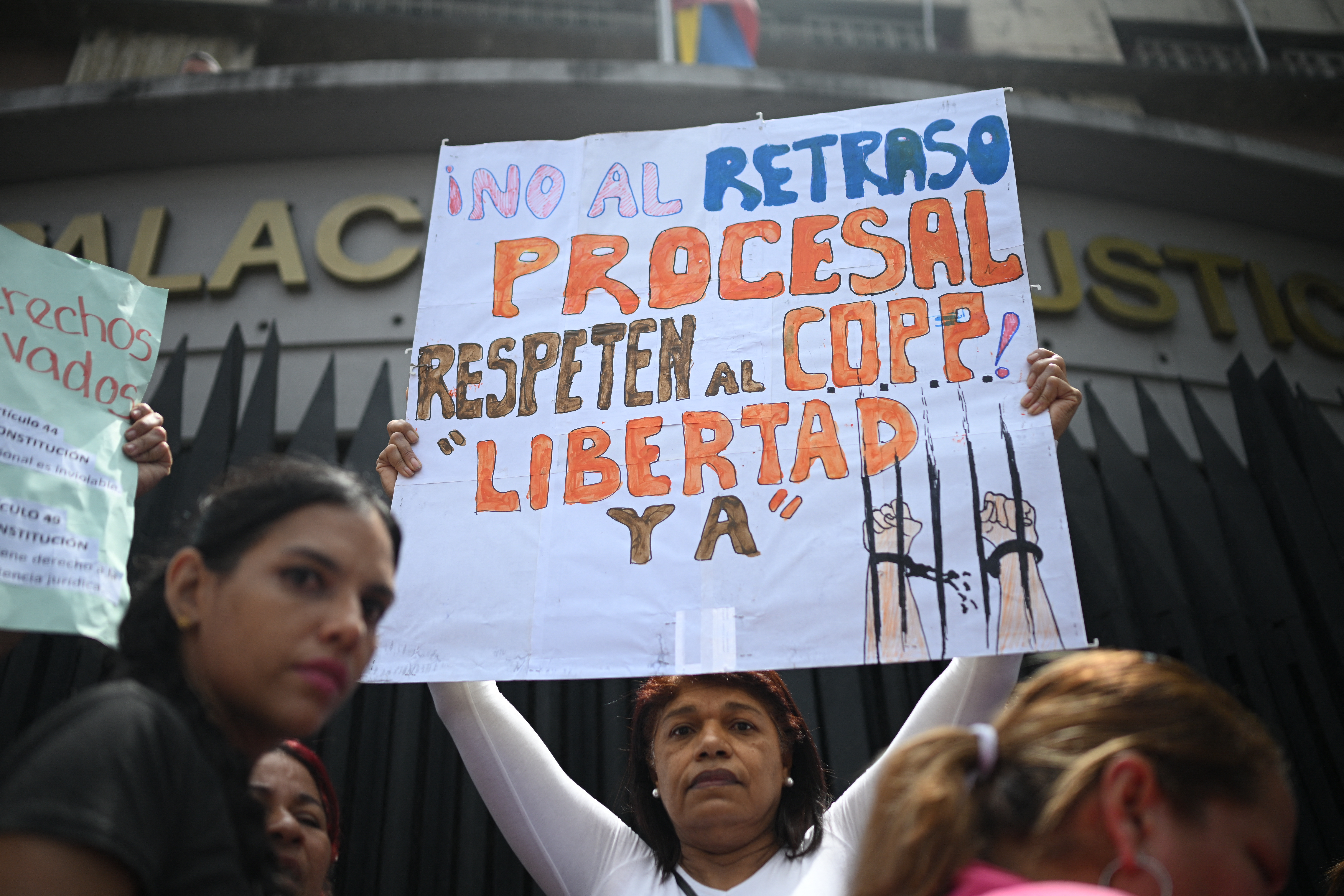 VENEZUELA-INMATES-PRISON-PROTEST