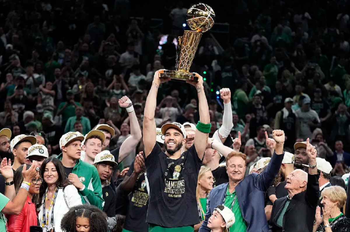 Los Celtics se convierten en el equipo con más anillos de la NBA