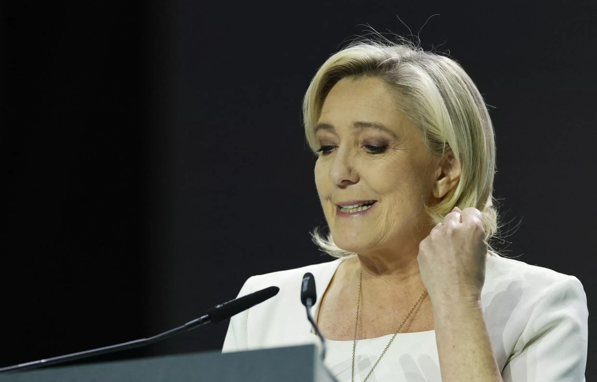 La líder de la ultraderechista francesa Rassemblement National (RN), Marine Le Pen, participa en el mitin "Europa Viva 24" del partido ultraderechista español Vox, en Madrid, el 19 de mayo de 2024. AFP - Oscar del Pozo 