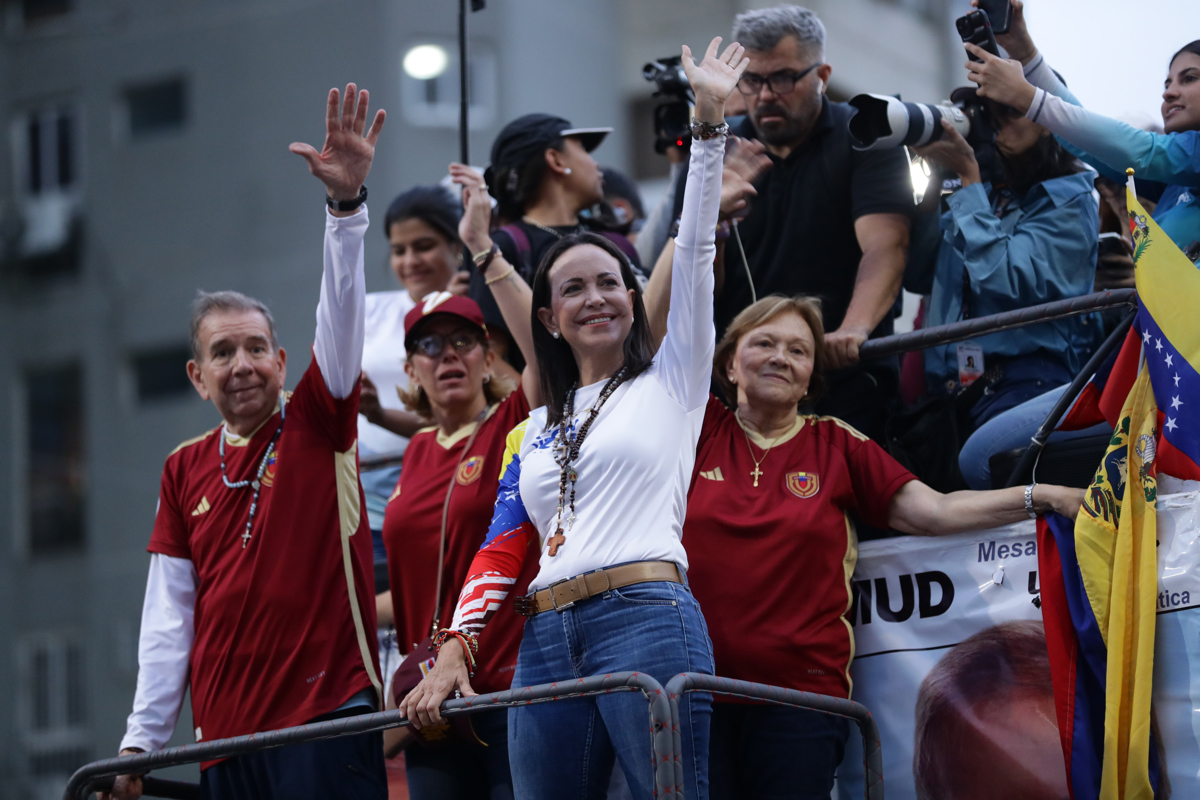 [VIDEOS] María Corina Machado y Edmundo González abarrotan Caracas en el inicio de la campaña electoral: «Comienza el renacer de la esperanza»