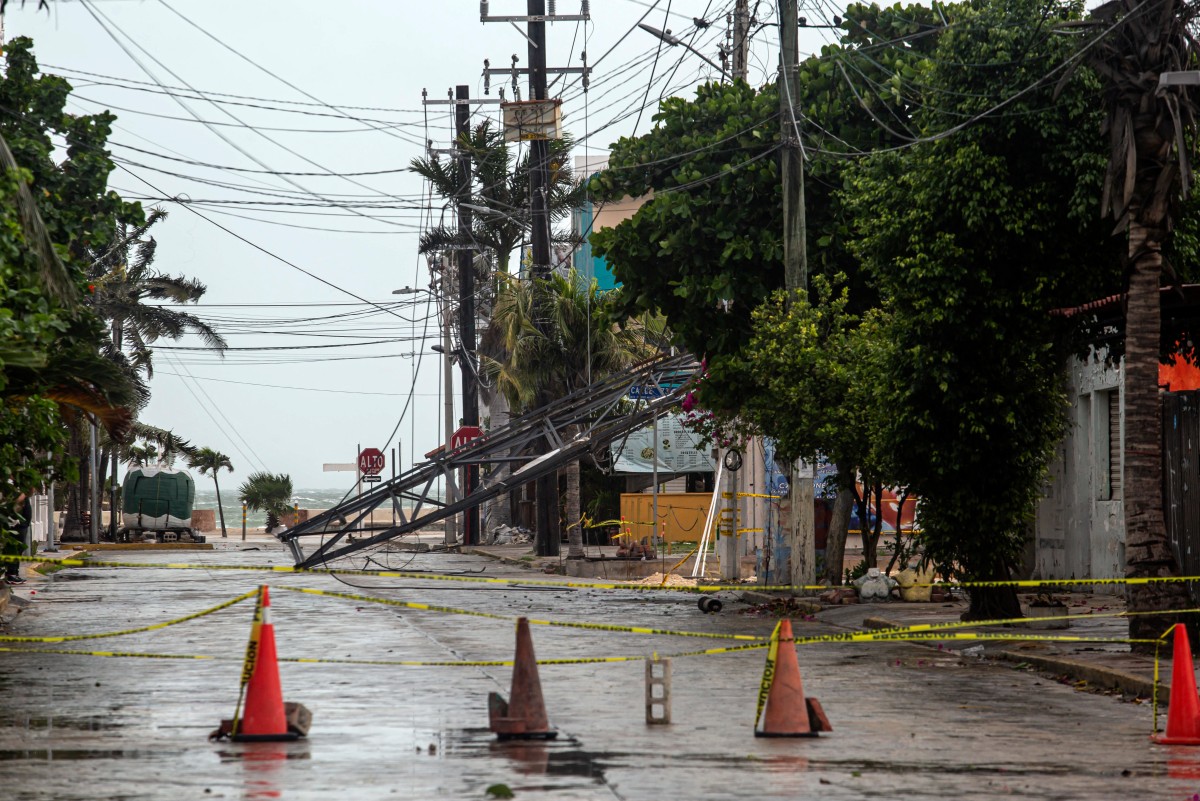 MEXICO-WEATHER-HURRICANE-BERYL