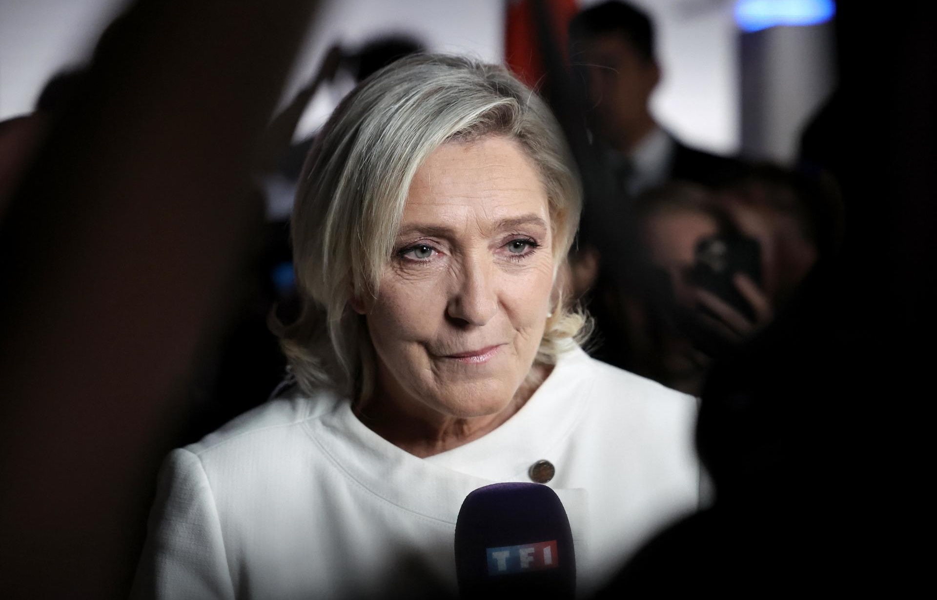 Le Pen lamenta su derrota pero dice que ha logrado una victoria en diferido