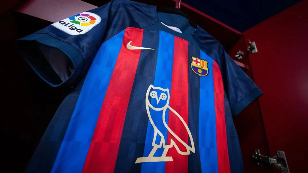 Nueva camiseta: el Barcelona presenta un homenaje a la del Barça de 1899