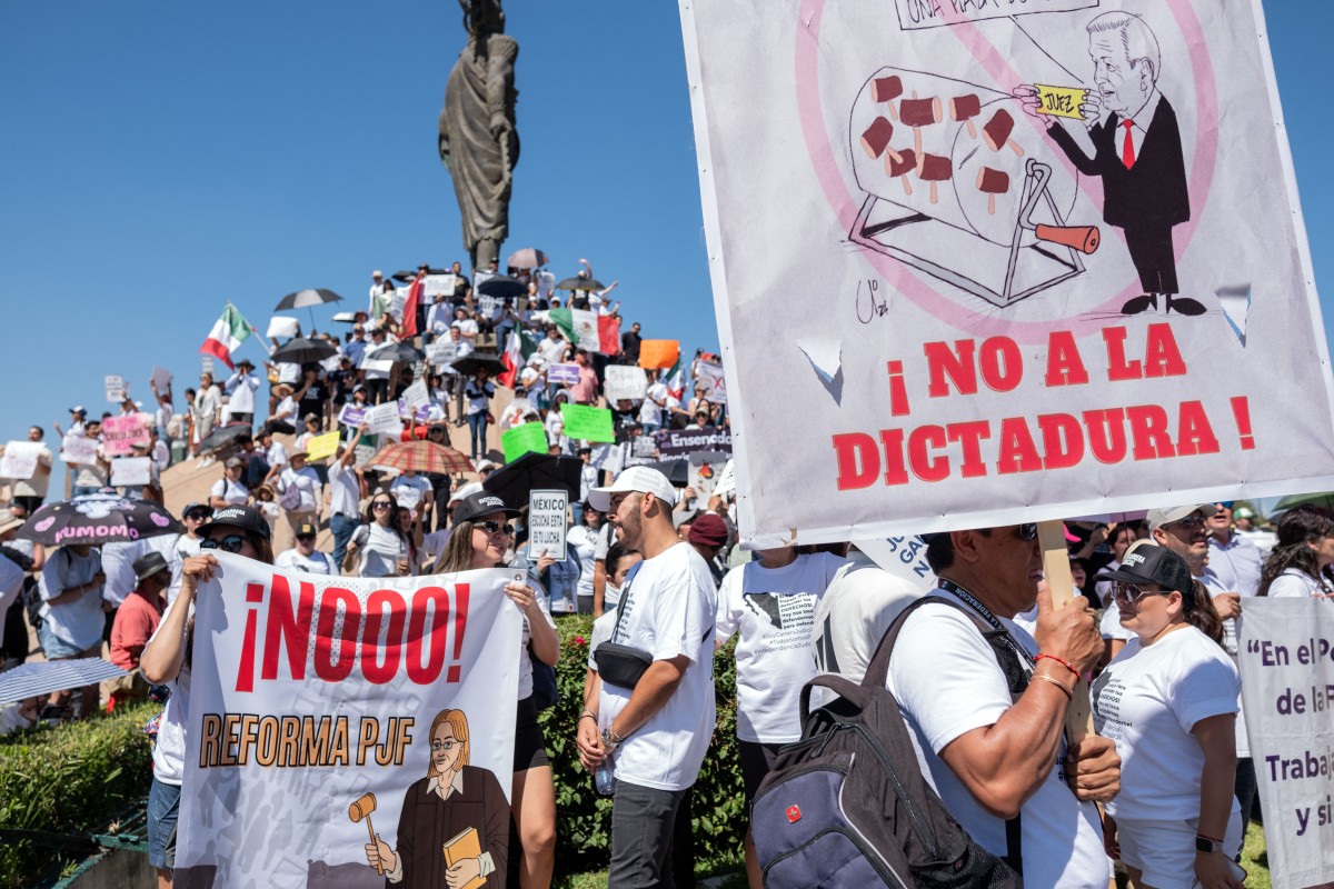 Protestan en México en contra de la reforma judicial impulsada por López Obrador