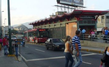 Conductores recibirán multa de 30 euros si circulan por canal del BusCaracas