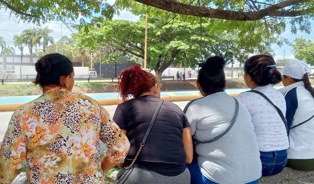 Familiares de detenidos poselectorales en Tocuyito