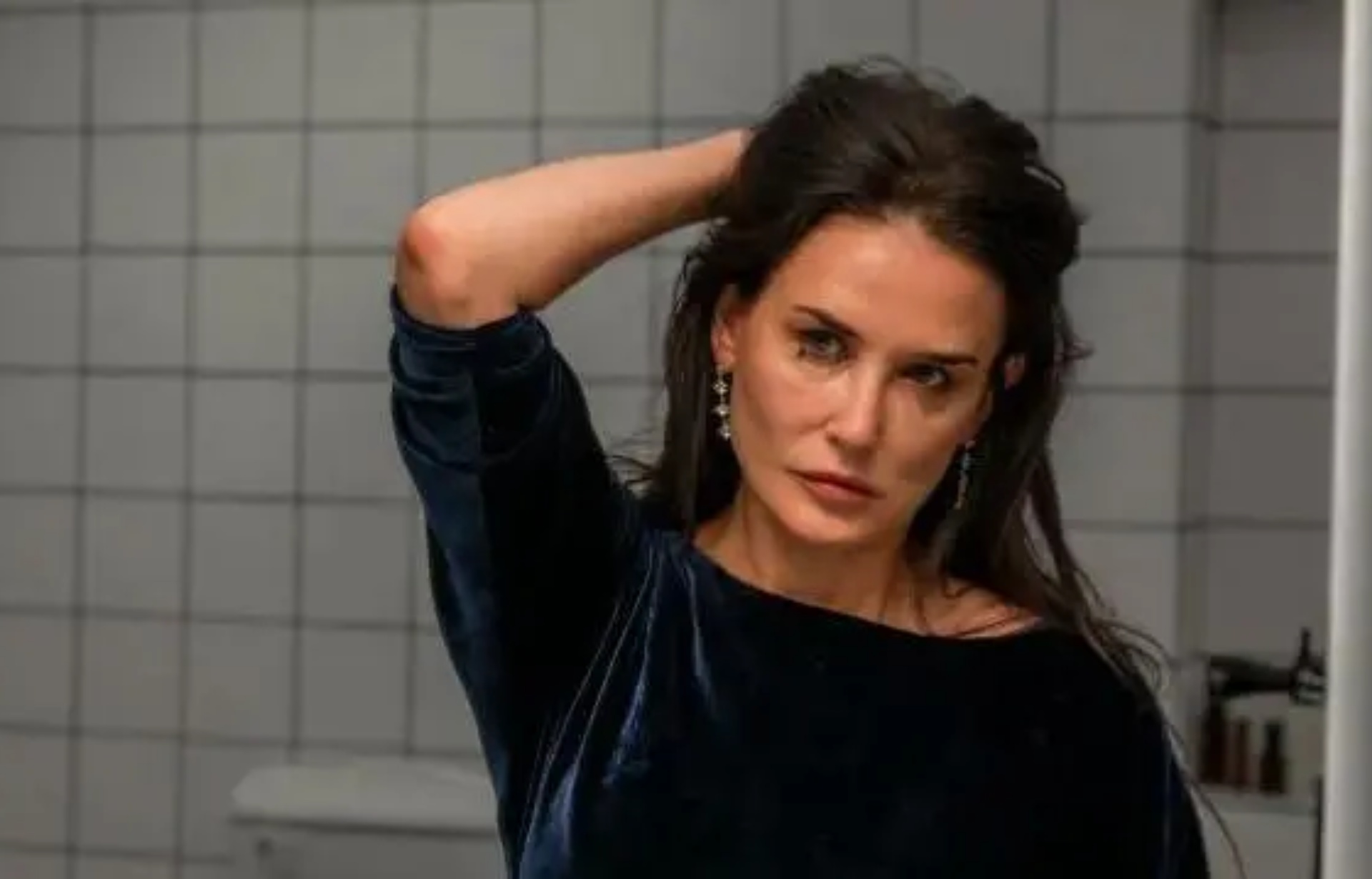 “The substance”: la sangrienta sátira sobre la dictadura de la belleza que protagoniza la actriz Demi Moore