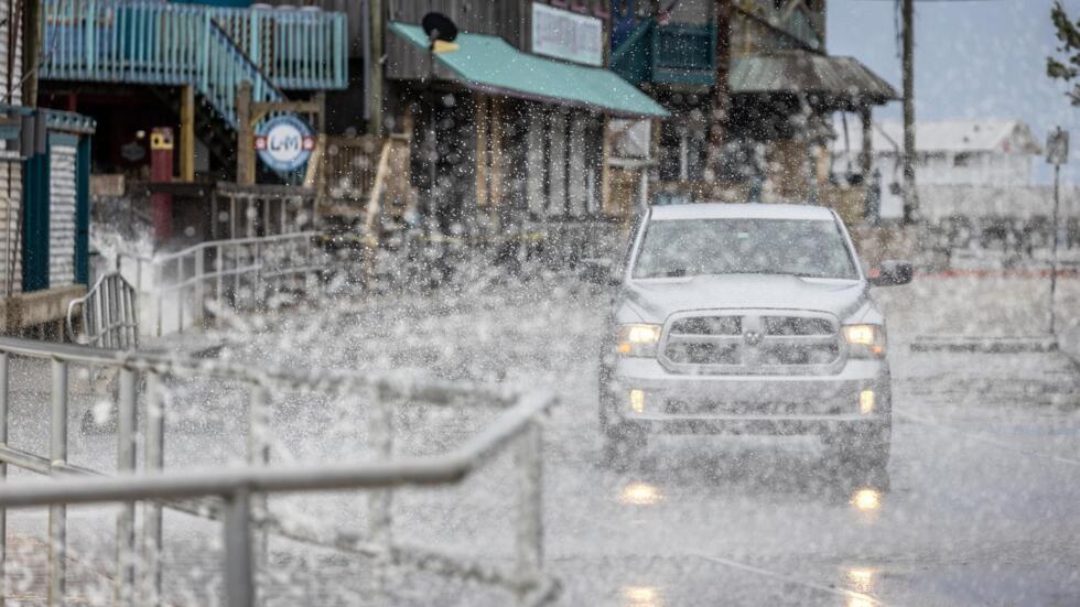 Huracán Helene impacta en Florida: al menos cuatro muertos, destrozos, apagones e inundaciones