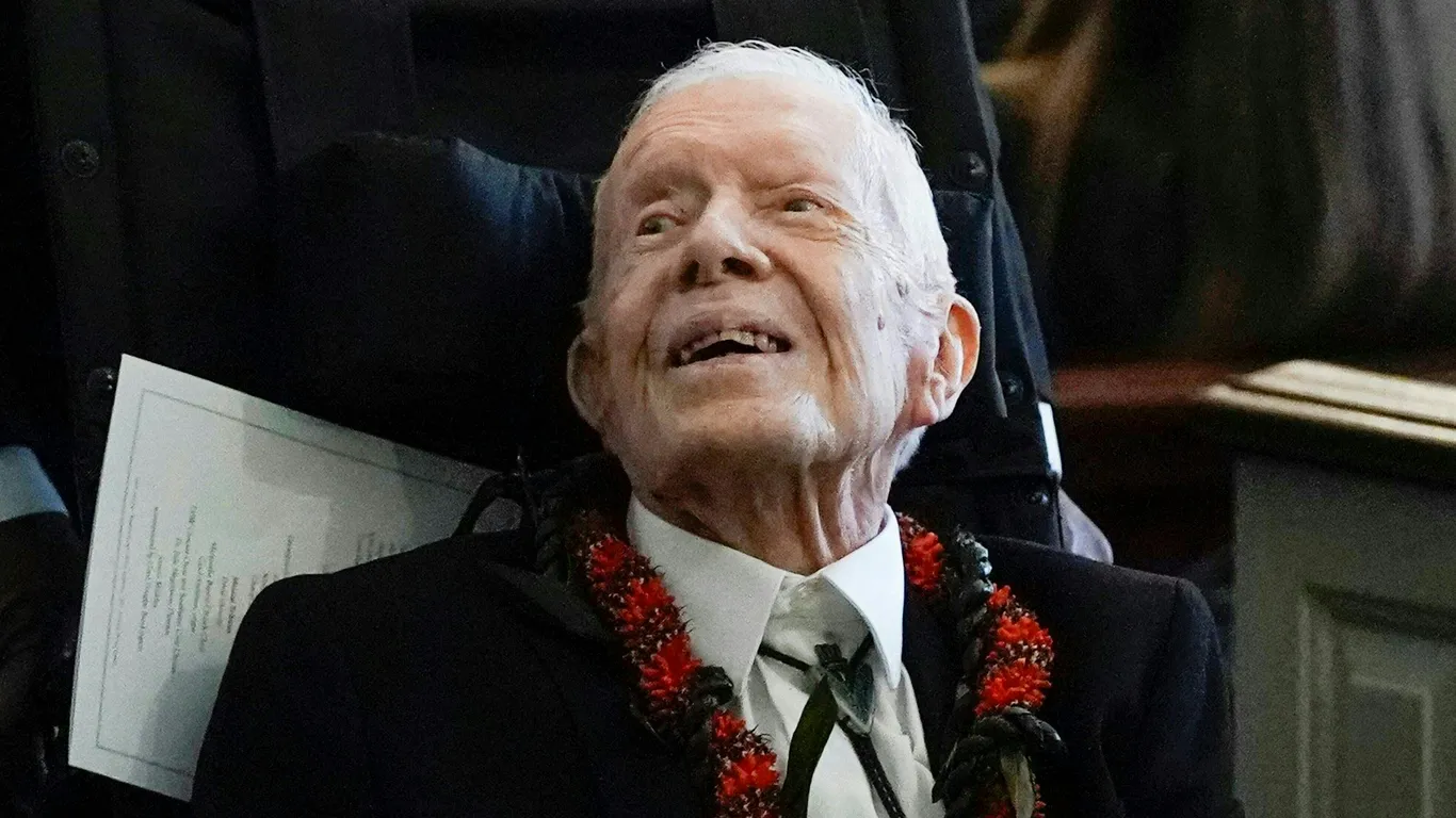 Jimmy Carter con 100 años cumple su anhelo de votar por Kamala Harris