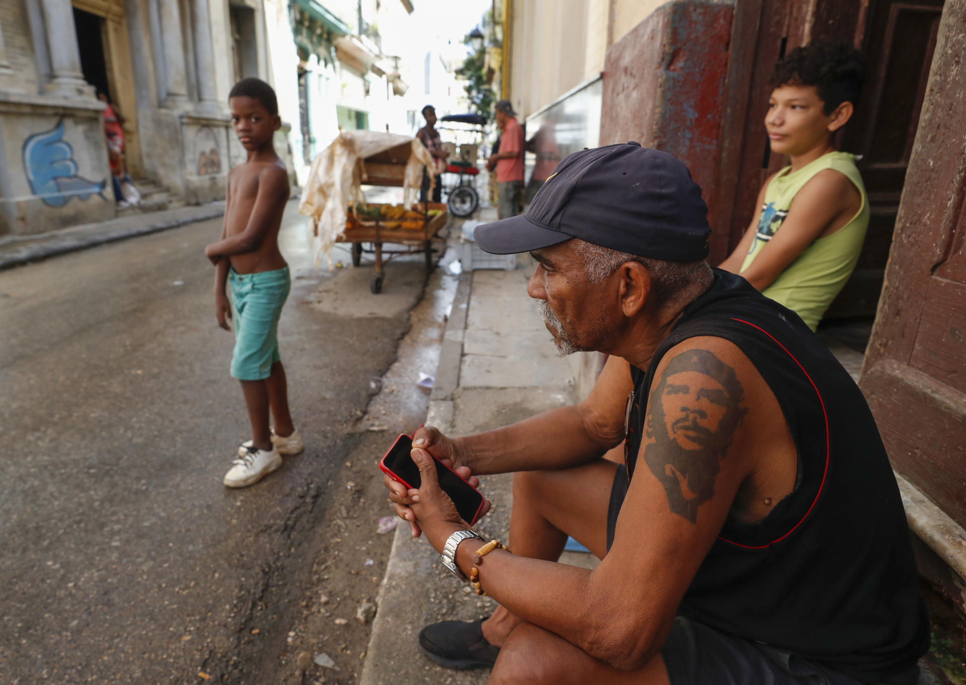 El sistema eléctrico cubano gana «en fortaleza» tras el apagón total, afirma el Gobierno