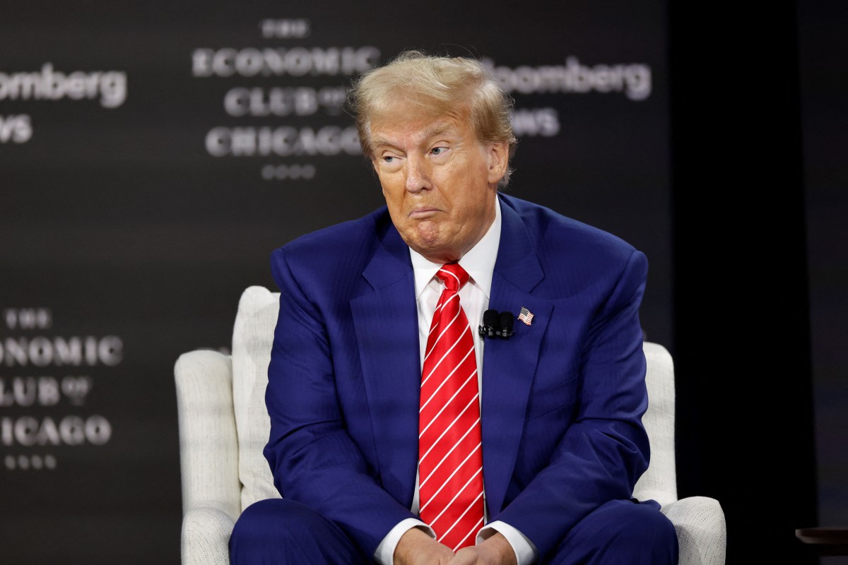 Republican presidential candidate Donald Trump interview by Bloomberg News at Economic Club of Chicago