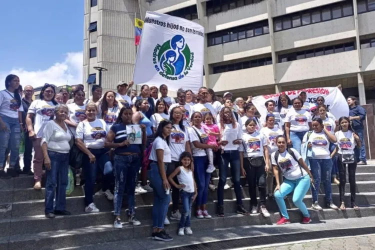 Madres de adolescentes protestaron en el TSJ: “Ni terroristas ni delincuentes, nuestros muchachos son inocentes”