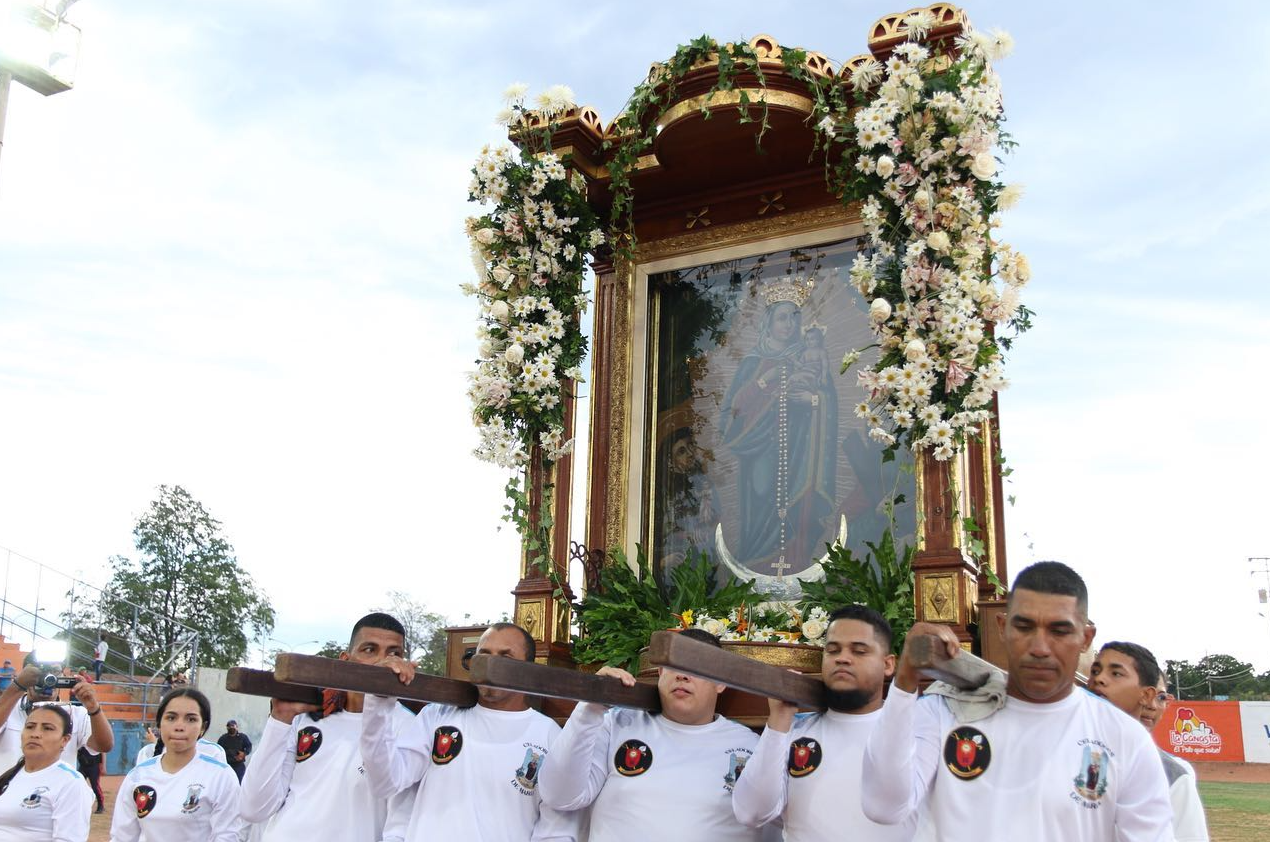 La Virgen de Chiquinquirá de Aregue retornó a su santuario el sábado con las peticiones del pueblo de Carora