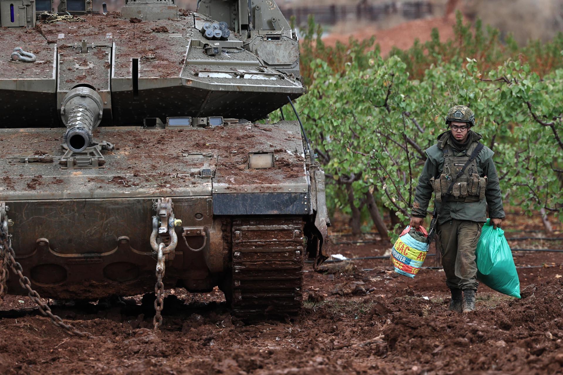 Israeli troops leave Lebanon as ceasefire comes into effect