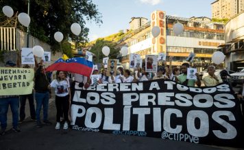 Familiares de presos políticos protestan en Caracas por su libertad y un trato digno