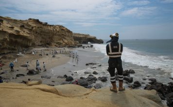 Perú declaró emergencia ambiental por derrame de petróleo en el mar