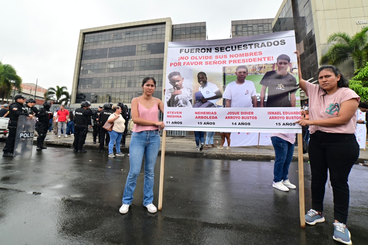 ECUADOR-ARMED FORCES-DISAPPEARANCE-BOYS-PROTEST